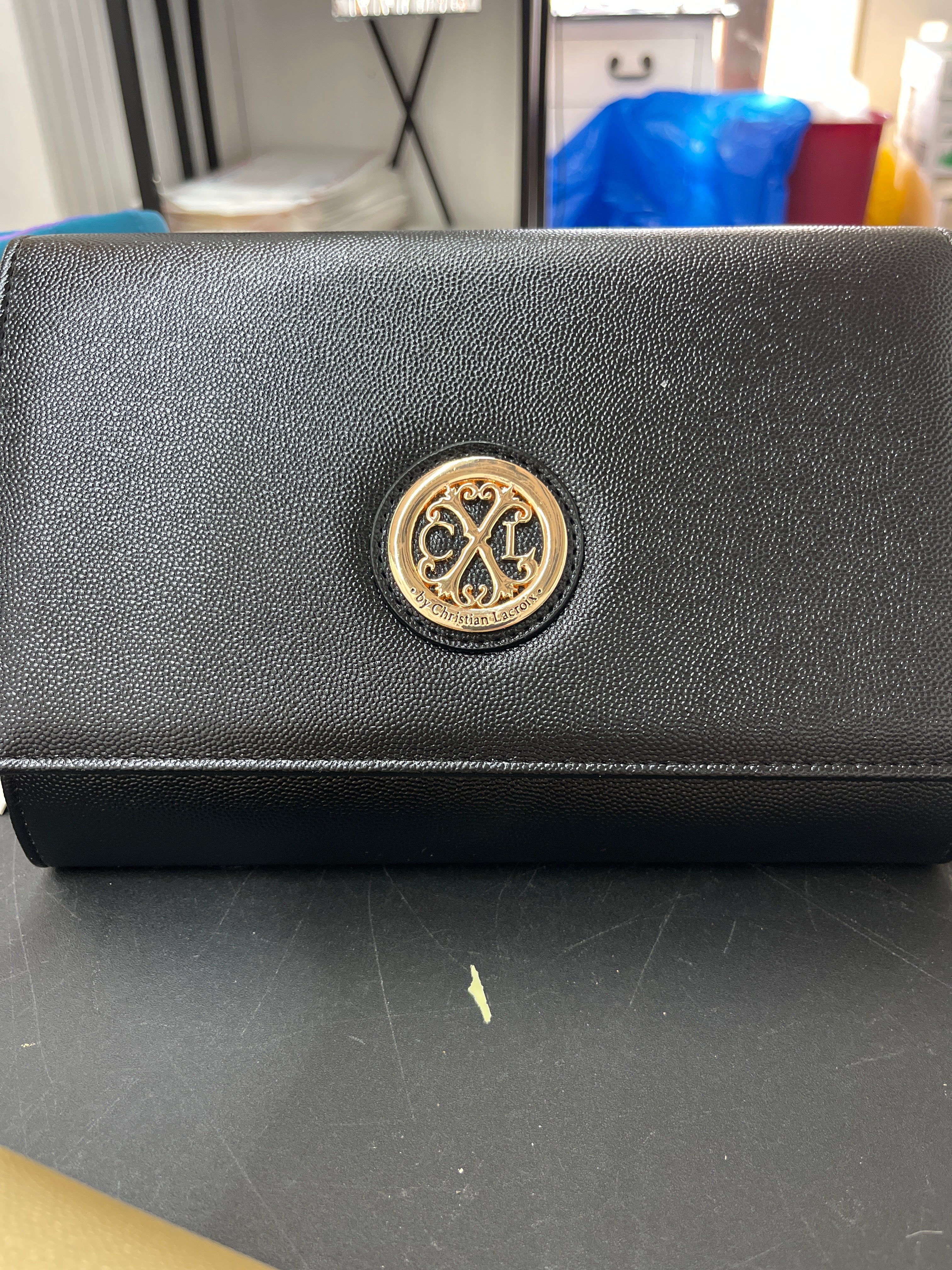 Black clutch